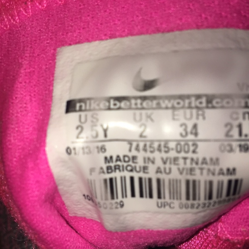 Shoes - Picture 2 of 4